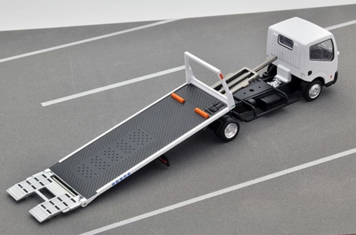 買動漫 日販 Tomica Tlv N144b 日產atlas 花見台自動車銀色 日空版 現貨 買動漫 日販 Tomica Tlv N144b 日產atlas 花見台自動車銀色 日空版 現貨